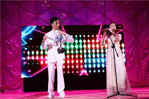 中國僑網倪同言,、孟顯桐笛子二胡合奏《野蜂飛舞》,。