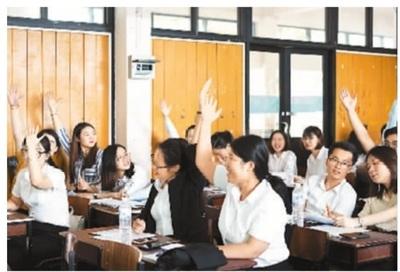 中國僑網(wǎng)曼谷一區(qū)在泰漢語教師志愿者崗中培訓(xùn)活動現(xiàn)場,。 楊長江 攝