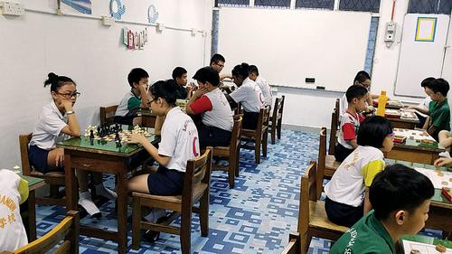中國(guó)僑網(wǎng)該校西洋象棋與中國(guó)象棋棋社,。(馬來(lái)西亞《光華日?qǐng)?bào)》/黃意婷 攝)