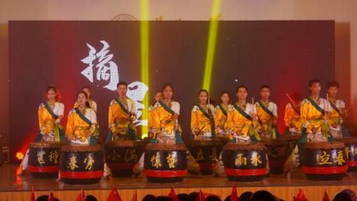 中國(guó)僑網(wǎng)節(jié)目表演。(圖片來源:華僑大學(xué)網(wǎng)站)
