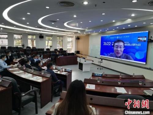 中國僑網(wǎng)新會(huì)計(jì)與專業(yè)課程思政研討會(huì)在暨南大學(xué)舉辦 郭軍攝