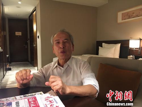 中國(guó)僑網(wǎng)圖為薛永祥接受中新網(wǎng)記者專(zhuān)訪,。閆旭 攝