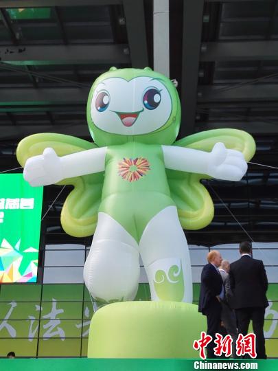 第五屆中國(guó)慈展會(huì)在深圳開幕,?!∴嵭〖t 攝