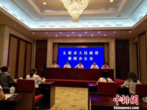 中國僑網(wǎng)山西太原針對各類人才實(shí)行“先落戶后就業(yè)”新政,?!±钚骆i 攝
