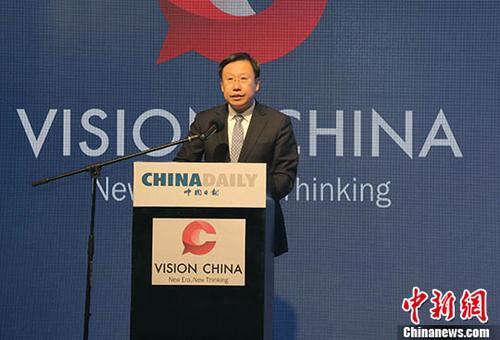 中國僑網圖為中宣部常務副部長,、中央政策研究室副主任王曉暉發(fā)表講話,。 中新社記者 王曦 攝