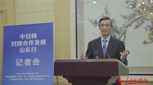 中國僑網(wǎng)4月25日,,中國人民對外友好協(xié)會會長林松添接受媒體采訪,。人民網(wǎng)記者 袁蒙攝