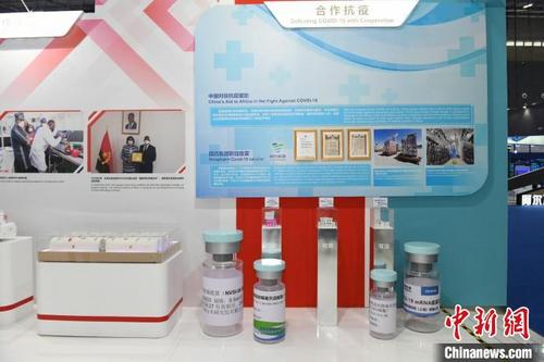 中國僑網(wǎng)“中非經(jīng)貿(mào)合作成果展”核心位置設(shè)置了“中國對非抗疫援助”成果展示,?!钊A峰 攝