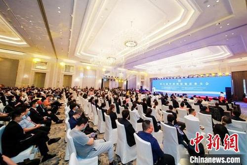 中國(guó)僑網(wǎng)第六屆中國(guó)國(guó)際飯店業(yè)大會(huì)30日在海南省??谑姓匍_(kāi),。 中國(guó)飯店業(yè)協(xié)會(huì)供圖
