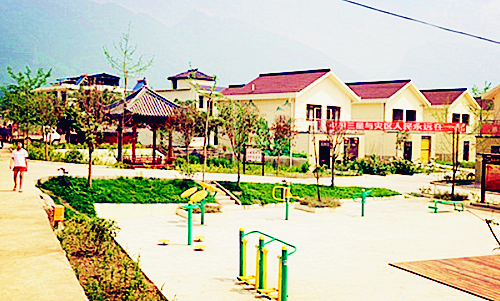 中國僑網(wǎng)“我們的新房是‘不倒房’,,連八級地震都扛得住,,入住后再也不會感到害怕了,?!碧J山震后重建2周年之際,草坪“僑愛新村”中182戶房屋,、留守兒童中心,、僑愛廣場等設(shè)施亦已全面修建完畢。蘆山地震發(fā)生后,,僑胞第一時間伸出援手,,幫助災(zāi)區(qū)重建家園。