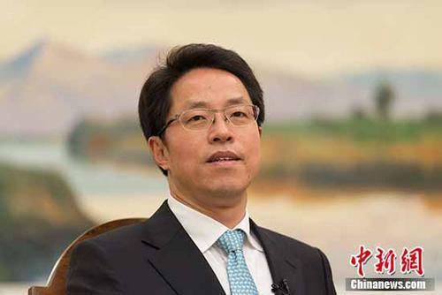 中國(guó)僑網(wǎng)資料圖:全國(guó)人大代表,、國(guó)務(wù)院港澳辦主任張曉明,。 中新社記者 崔楠 攝