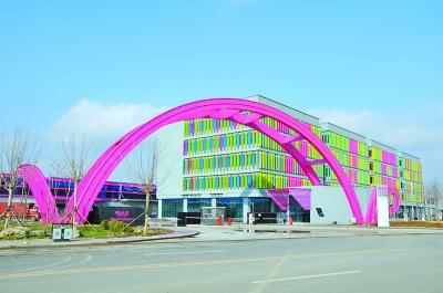 中國僑網唯品會是第一家與京津電商園結緣的實力電商企業(yè)。