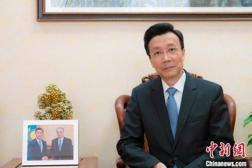 中國僑網(wǎng)圖為中國駐哈薩克斯坦大使張霄 中國駐哈薩克斯坦大使館供圖