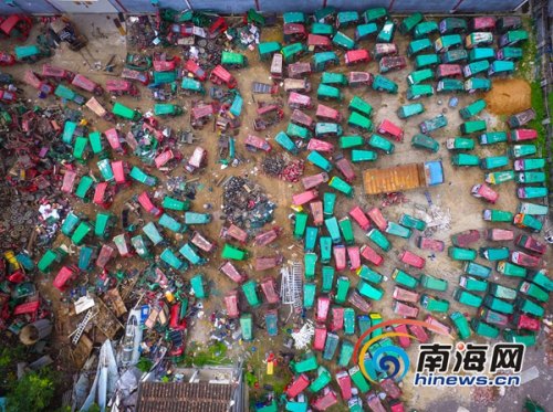 萬(wàn)寧市登記在冊(cè)的風(fēng)采車(chē)有1690輛,,14號(hào)到16號(hào)共登記銷(xiāo)毀522輛,。海報(bào)全媒體中心記者袁琛