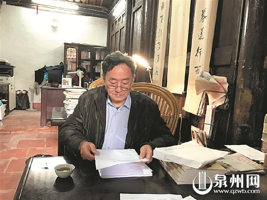 中國(guó)僑網(wǎng)楊清江專注泉州文獻(xiàn)搶救工作數(shù)十年
