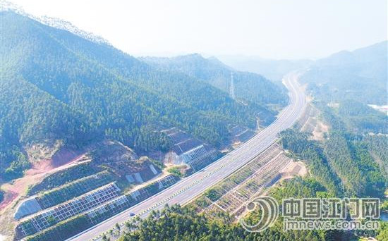 中國(guó)僑網(wǎng)江羅高速計(jì)劃12月28日正式通車(chē)運(yùn)營(yíng),。