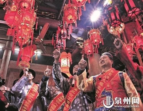 中國(guó)僑網(wǎng)晉江東石“數(shù)宮燈” (莊璇璇 攝)