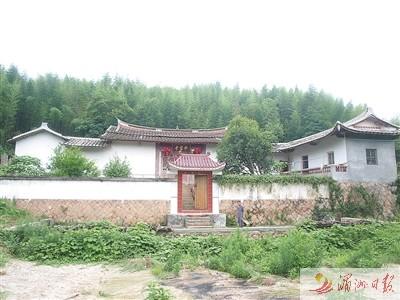 中國僑網(wǎng)圖為坂洋帶霧寺,。