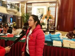 中國(guó)僑網(wǎng)19日,,縣政協(xié)委員、里約殘奧會(huì)射箭選手葉金燕專程從杭州趕回來前報(bào)到,。