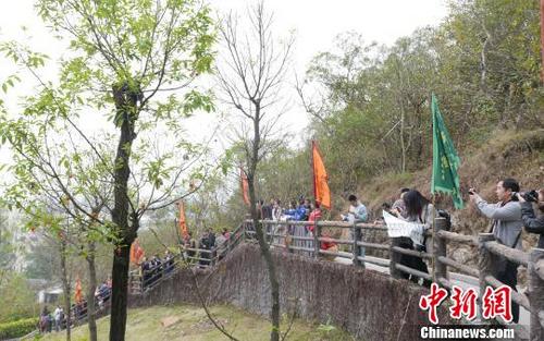 中國(guó)僑網(wǎng)2017潮州橡木花會(huì)旅游周12日在廣東潮州開(kāi)幕,?!£悊⑷巍z