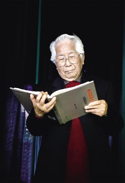 中國(guó)僑網(wǎng)從藝70年,,李子敏先生終于完成了生命中的重任。