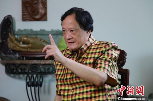 中國僑網(wǎng)方展榮反復(fù)強調(diào)保護(hù)好潮汕方言,就是保護(hù)好潮劇,。李凌 攝