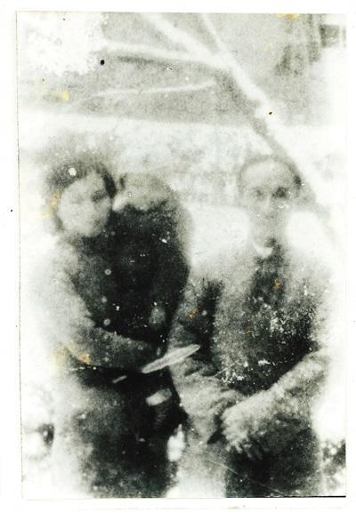 中國僑網(wǎng)1933年符孔遴夫婦與長女符祥粵在南京留影,。