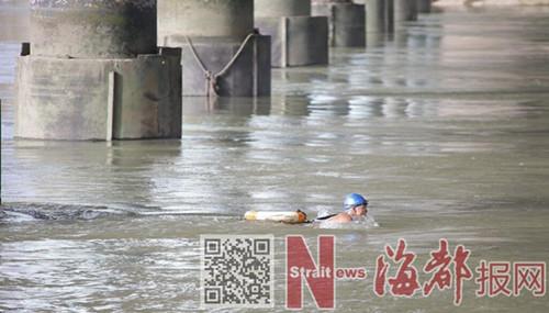 中國僑網(wǎng)橋墩下旋渦多,,下水要謹(jǐn)慎