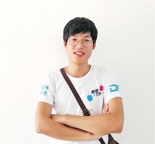 中國僑網(wǎng)創(chuàng)業(yè)過程中,陳向家始終保持著一份從容淡定,。