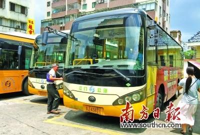 中國僑網(wǎng)江門將推廣使用電動(dòng)汽車,,從2017年起,在更新或新增的公交車中,,純電動(dòng)車比例不低于90%,。南方日報(bào)記者 陶然 攝