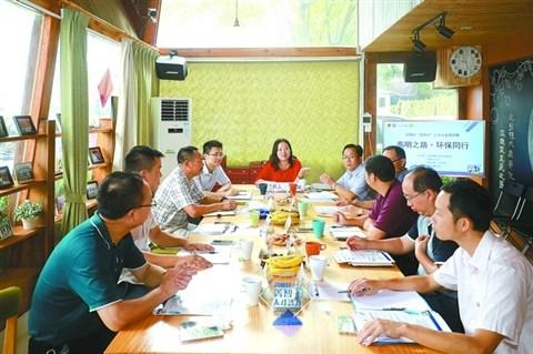 中國(guó)僑網(wǎng)7月25日,,高明區(qū)“菁智30”人才沙龍第四期在高明青商之家舉行,。目前,高明多管齊下吸引人才留住人才,。(黎漢沿 攝)