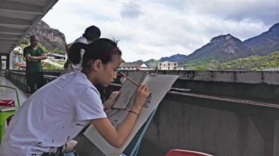 中國僑網(wǎng)來此寫生創(chuàng)作的人絡(luò)繹不絕,。