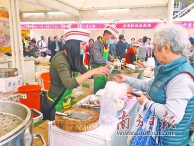 中國(guó)僑網(wǎng)展會(huì)現(xiàn)場(chǎng)氣氛熱烈,,佛山美食受到香港市民歡迎,。