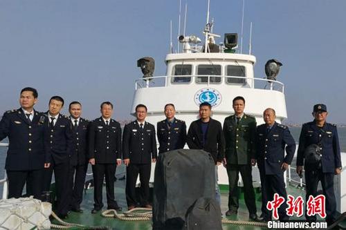 中國僑網(wǎng)1月23日,福建泉州涉海多部門執(zhí)開展“春運”安全專項巡航執(zhí)法行動?!蝿Αz
