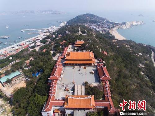 中國(guó)僑網(wǎng)鳥(niǎo)瞰媽祖故里湄洲島,?!⊥鯑|明 攝