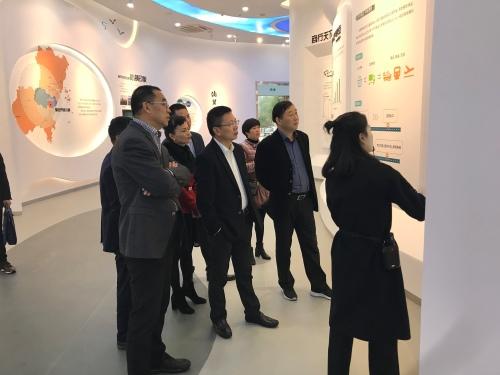 中國(guó)僑網(wǎng)溫州市外僑辦主任赴瑞安調(diào)研僑商跨境電商工作。