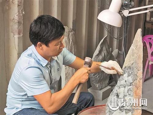 中國僑網(wǎng)作為南派石雕傳承人,,王向明力求把每一件作品做成精品,。 (和祥 供圖)