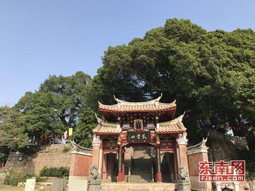 中國僑網(wǎng)3月15日上午,沉寂數(shù)百年之久的真武祭海祈福表演將在真武廟廣場前進行,。