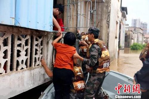中國僑網救援現場,。(圖片來源:中新網)