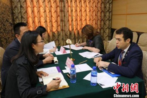 中國僑網(wǎng)煙臺市設立千余名“外商服務大使”,為外商投資企業(yè)提供貼心服務?!∧残↓垺z