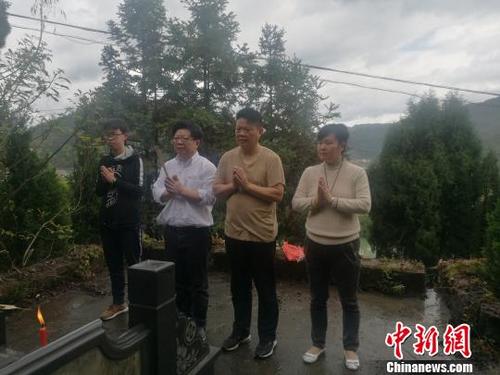 中國僑網(wǎng)青田游子回鄉(xiāng)祭祖,。周建虹提供
