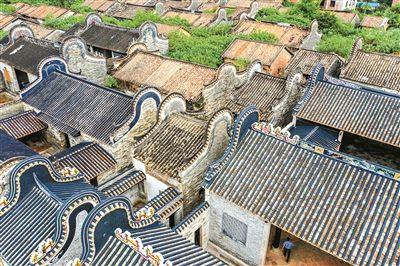 中國僑網(wǎng)港頭村被譽為“露天的嶺南建筑博物館”,。