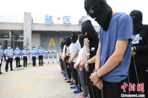 中國僑網(wǎng)嫌犯被收監(jiān) 警方供圖