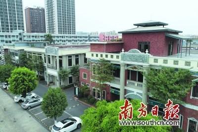 中國(guó)僑網(wǎng)通過“三舊”改造,,德鴻文匯創(chuàng)意園為南海產(chǎn)業(yè)升級(jí)注入新動(dòng)能。南方日?qǐng)?bào)記者 戴嘉信 攝