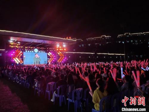 中國僑網(wǎng)2021“聽見集美”廈門集美學(xué)村周末音樂會(huì)17日晚在廈門啟動(dòng),。 沈偉彬 攝