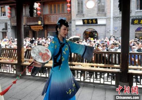中國僑網呂明攝