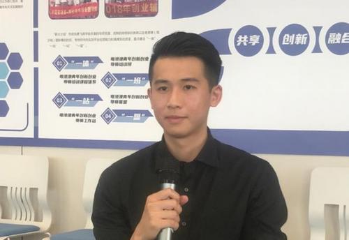中國僑網(wǎng)在廣州做公務(wù)員的香港青年黃釗逸。劉冠南 攝
