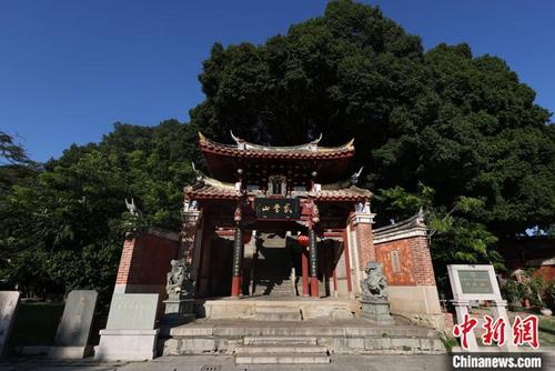 中國僑網(wǎng)圖為7月8日拍攝的福建泉州真武廟。 中新社記者 蔣啟明 攝