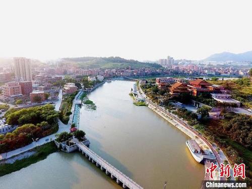 中國(guó)僑網(wǎng)風(fēng)景秀麗的九十九溪蘇垵村河段,。 晉江市鄉(xiāng)村振興辦 供圖