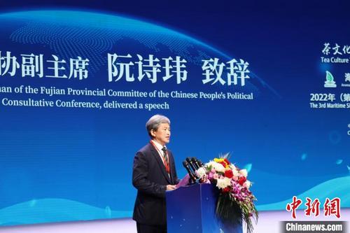 中國僑網(wǎng)福建省政協(xié)副主席阮詩瑋致辭?!∪~茂 攝