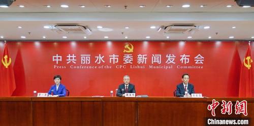 中國僑網新聞發(fā)布會現場 戴昕律 攝
